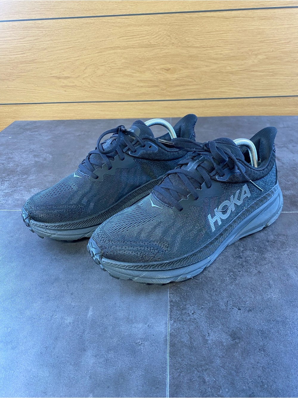 Hoka Men's Challenger ATR 7 Black Athletic Running Shoes size 8.5 wide